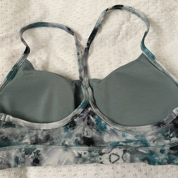 BNWT LULULEMON FLOW Y BRA - Picture 2 of 3